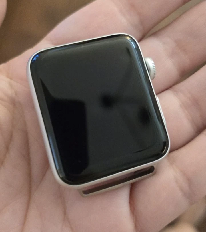 Apple Watch Series 3 GPS 42mm Smart Watch Silver Aluminum Case - Good Condition - Image 4 of 4