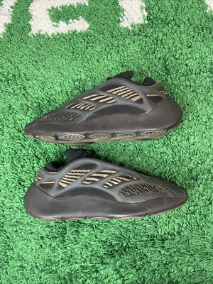 Size 12 - adidas Yeezy 700 V3 Clay Brown 2020. GY0189 194820272904