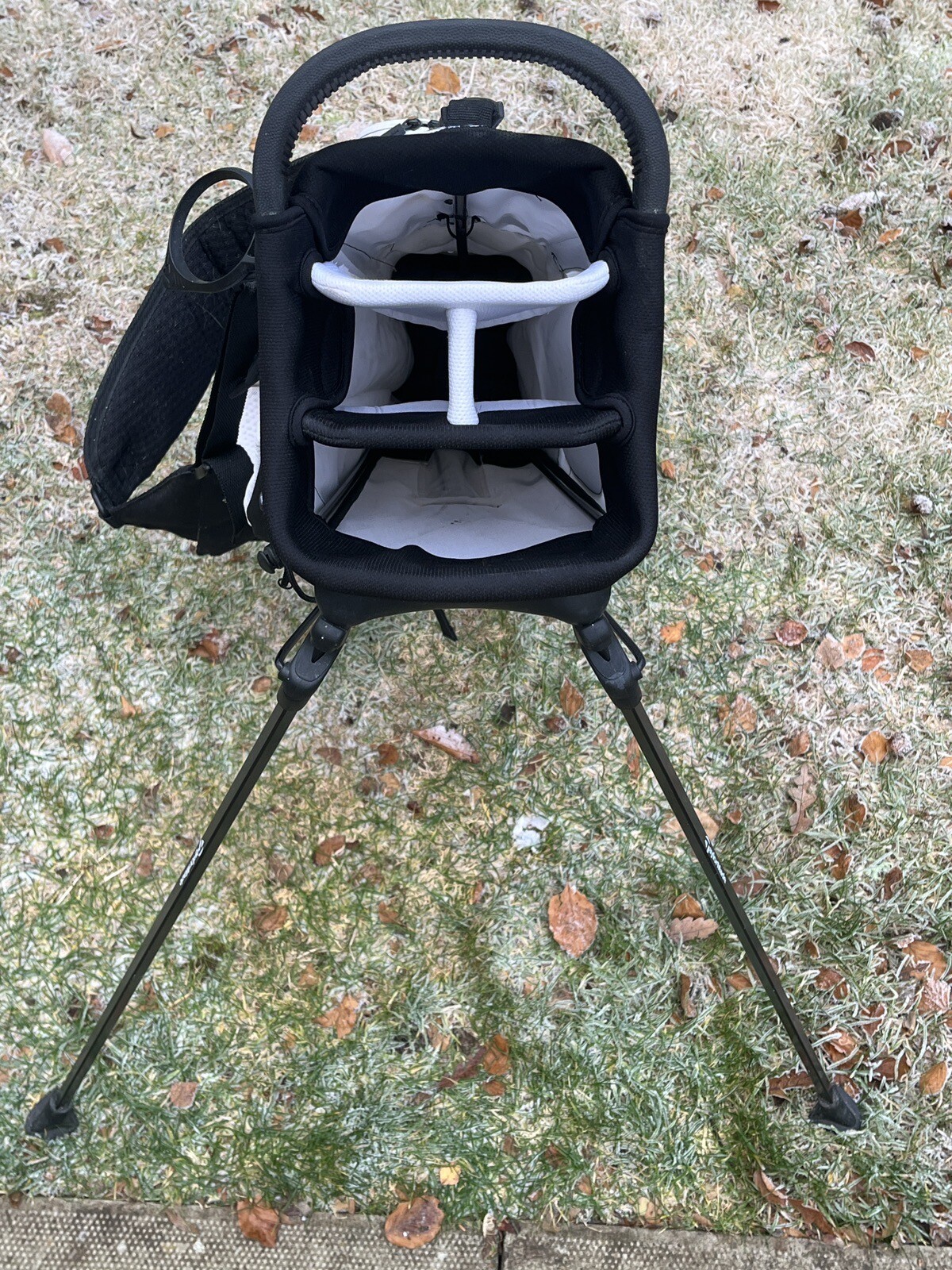 TaylorMade Lightweight Golf Stand Bag w/ Dual Strap 4 Way Dividers