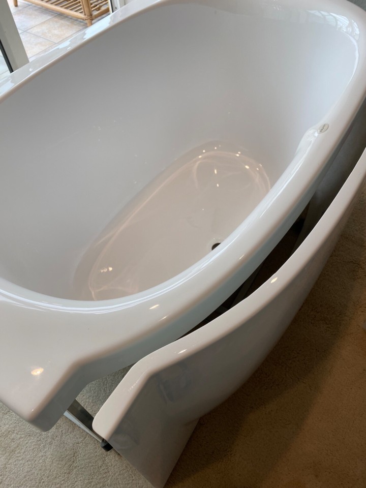 Laufen mimo bathroom suite BATH, VANITY UNIT, VANITY MIRROR, WC, TAPS