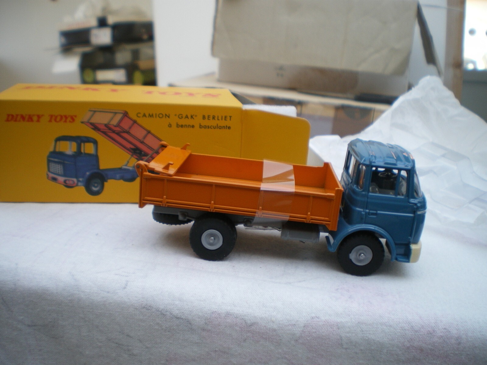 Camion Berliet GAK benne basculante Dinky Toys 585, le parfum d'enfance des jouets Atlas F