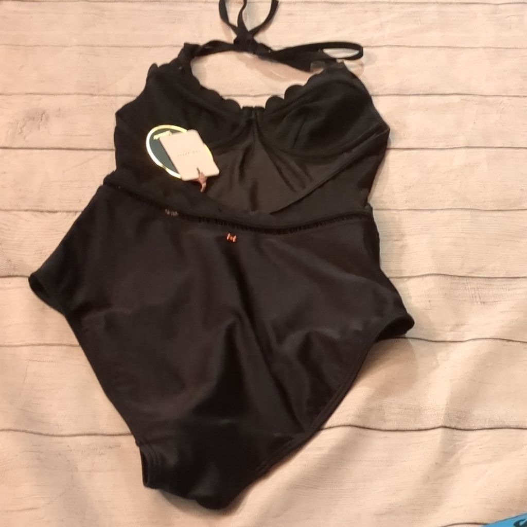 Ted baker secret silhouette scallop mesh swimsuit size 32 A
