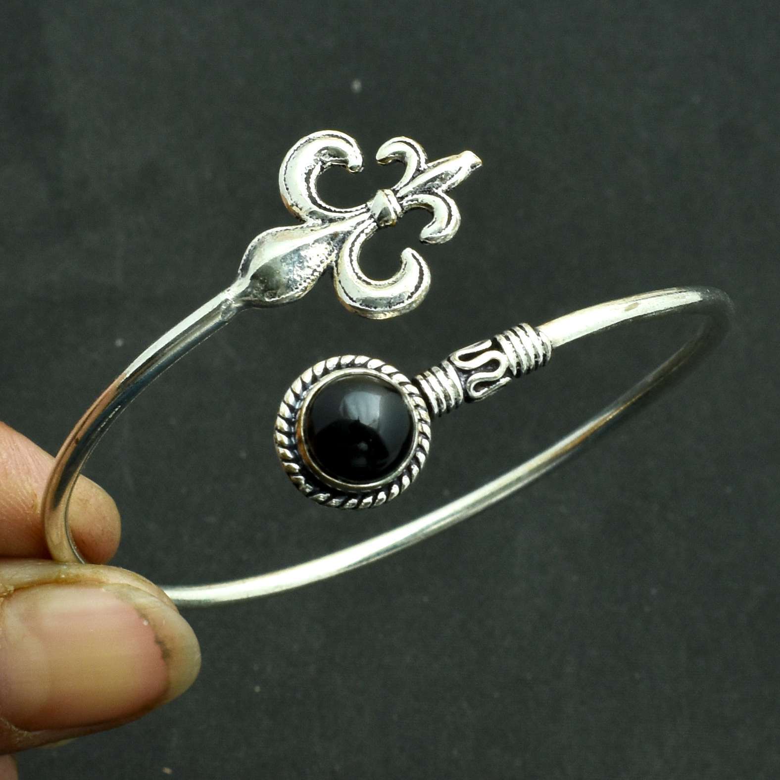 Black Onyx Gemstone Ethnic Handmade Adjustable Bangle Jewelry 11 Gms AB 52578