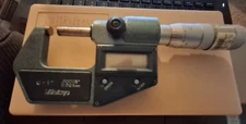 Mitutoyo 293-765-30 Digimatic Micrometer, 0-1"/0-25mm Range, .00005" with Case