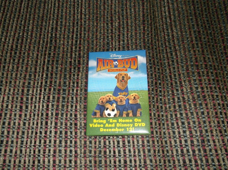 AIR BUD WORLD PUP DISNEY MOVIE PROMOTIONAL PIN SOCCER