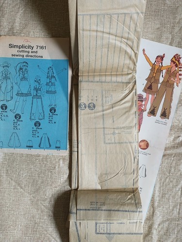 VTG Simplicity Pattern 7161 Boys Girls Western Costume Sz 12 Cowboy Indian Uncut - Picture 3 of 3