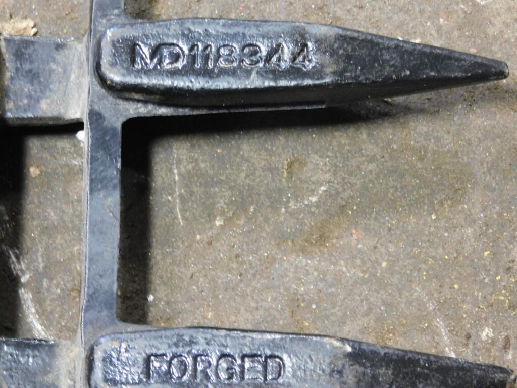 Mac Don Part #MD118344 Combine Platform Sickle Guard Tag #693 | eBay
