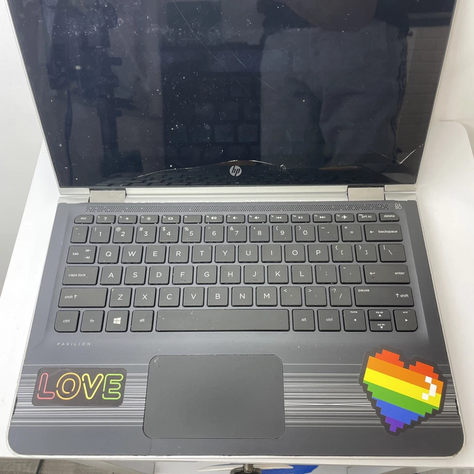 HP Pavilion X360 3165NGW m1 convertible PC For parts “DOES NOT  TURN ON” - Image 2 of 4