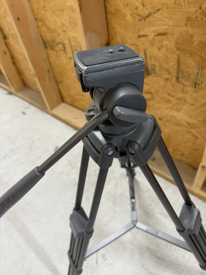 Libec TH-M20 Fluid Tripod Head, 2-Stage Aluminum Legs, Handle, - Image 3 of 4