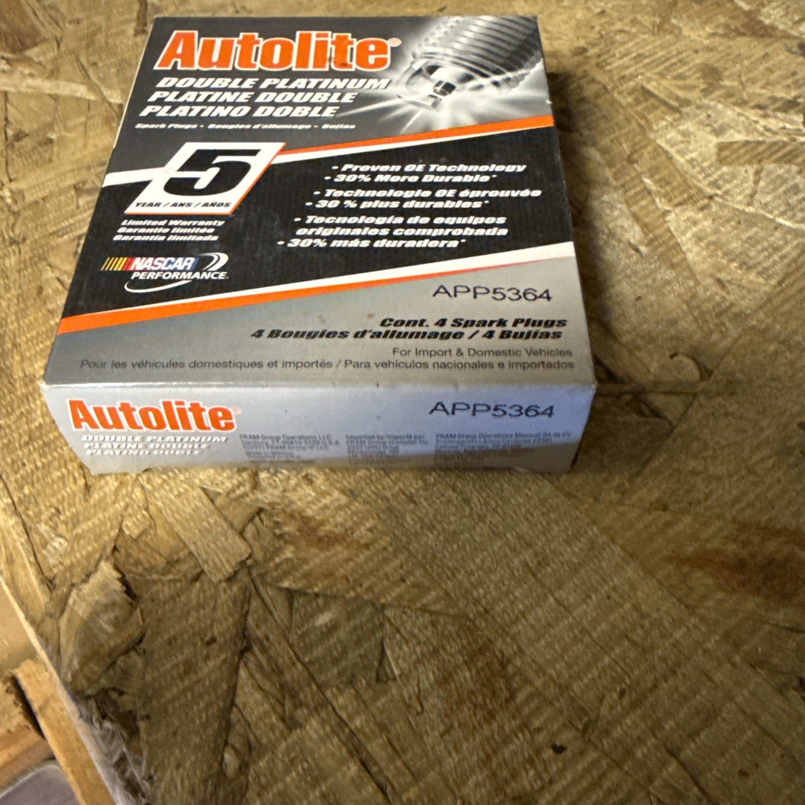 Box Of 4 Autolite APP5364 Double Platinum Automotive Replacement Spark Plugs