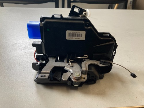 VOLKSWAGEN TOURAN 2015 FRONT LEFT PASSENGER SIDE DOOR LOCK 3D2837015T - Picture 1 of 3