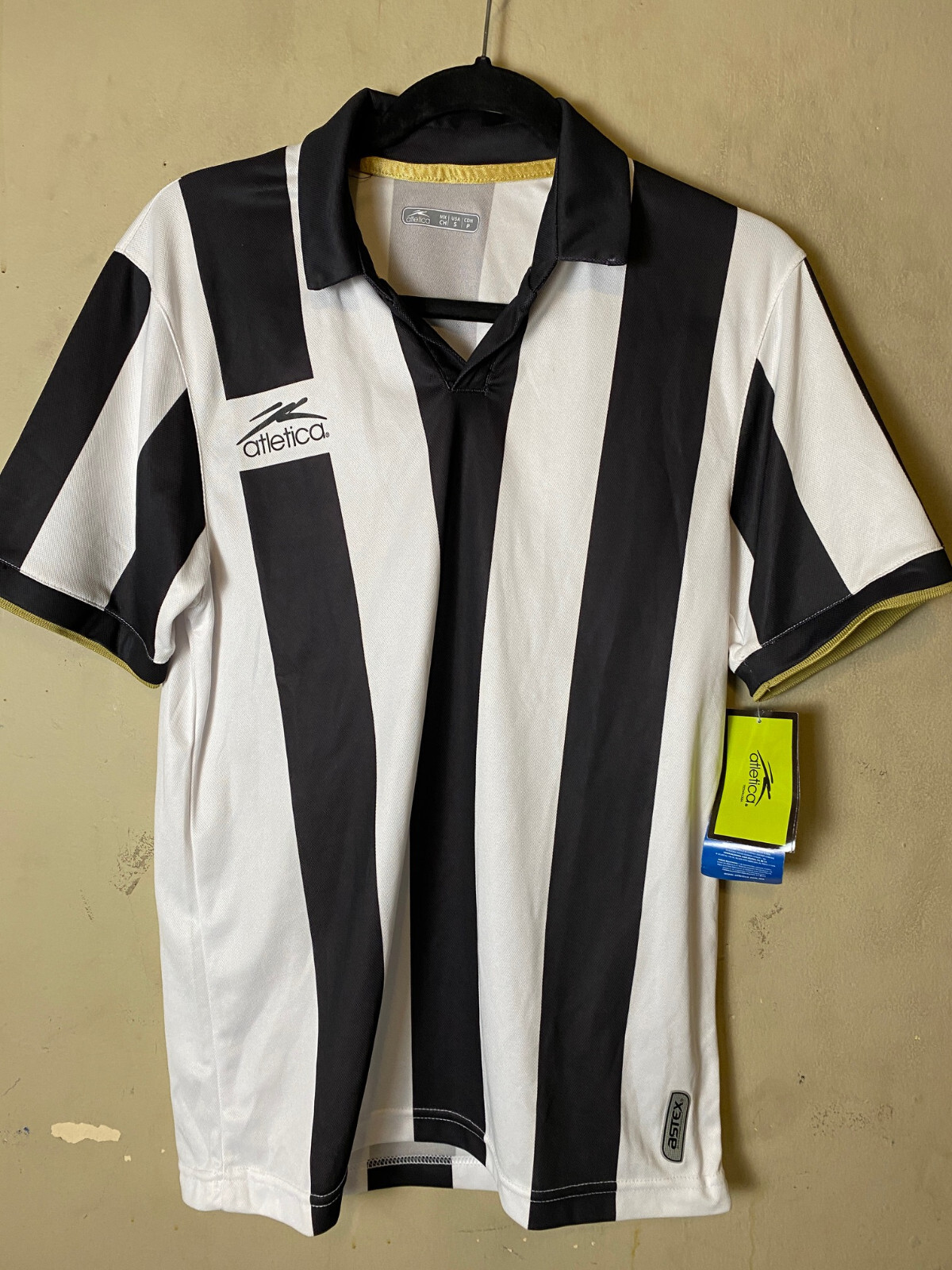 NWT-Atletica Black/White Striped Soccer Training Jersey Deportivo SZ S (READ)