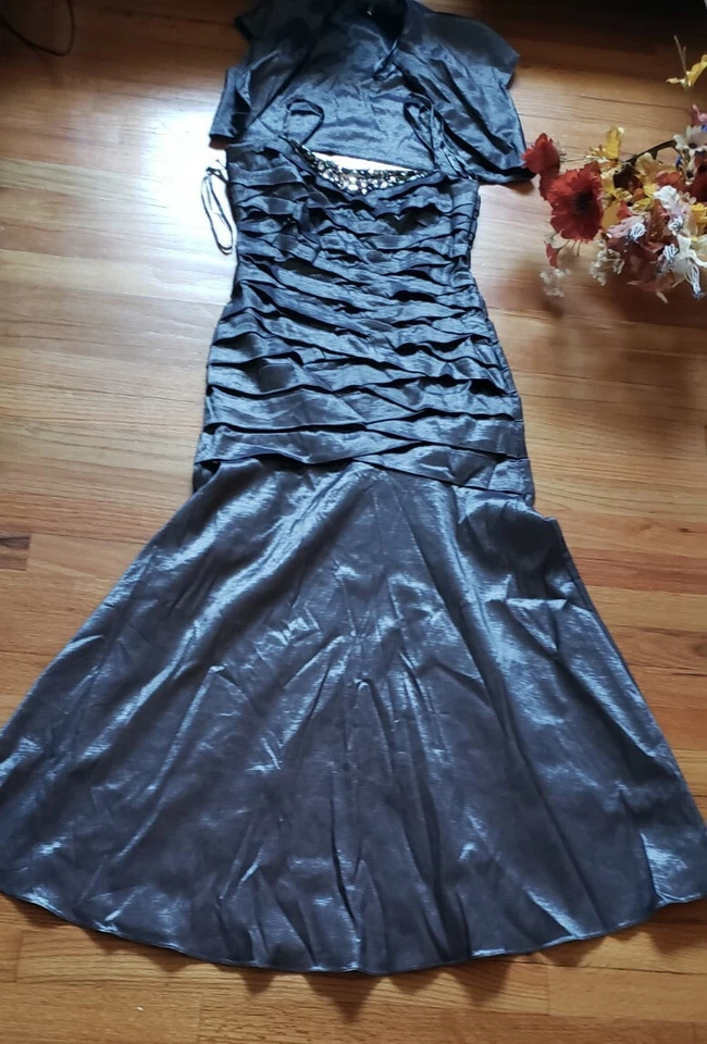 KM Colecciones Milla Bell Cesta Tejido Elástico Tafetán Cuentas Talla 12 con Chaqueta Foto 2 de 4