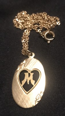 Halskette Monogramm ''M'', oval, geätzt