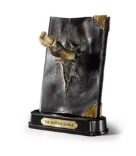 New Harry Potter Basilisk Fang and Tom Riddle Diary Display Collectible