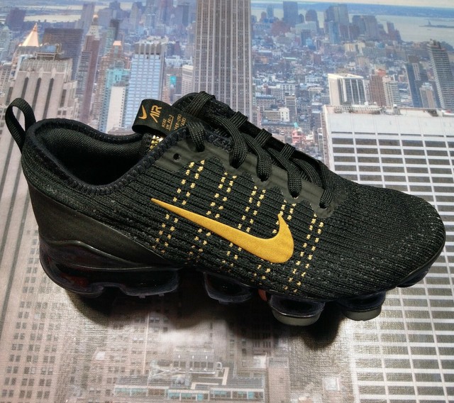 nike air vapormax flyknit 3 black and gold