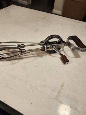 Vintage ECKO Maid of Honor Hand Crank Mixer   Stainless Steel & Wood Handles