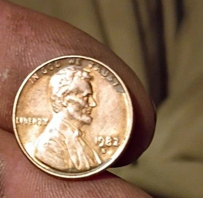 1982 D Large Date Penny With Illumination Error Obverse And