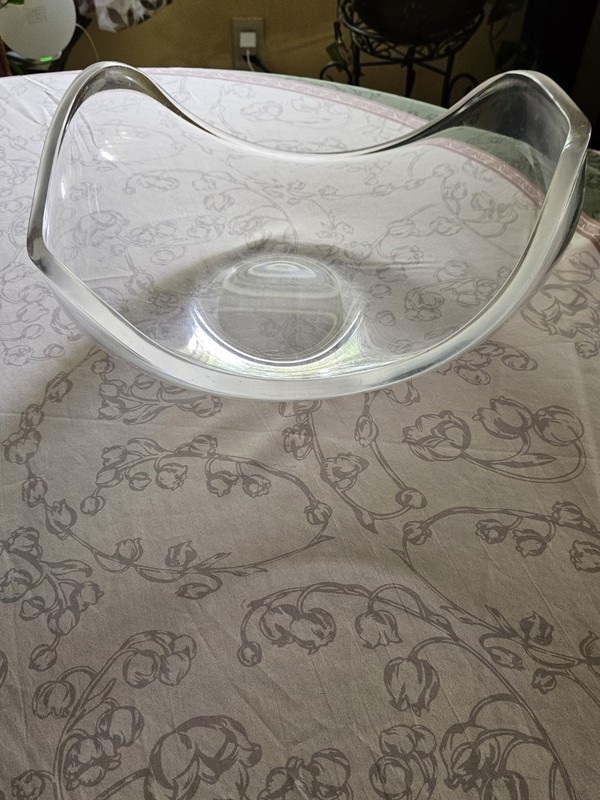 Vintage Unbranded Lucite Centerpiece Bowl