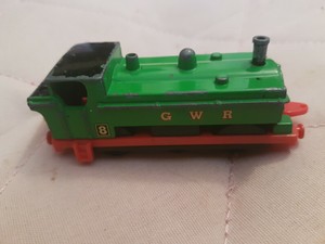 thomas the tank engine number 8