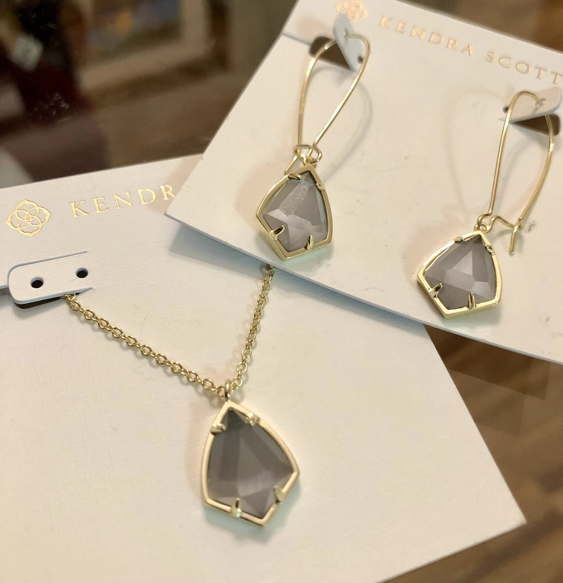 Carinne hotsell kendra scott