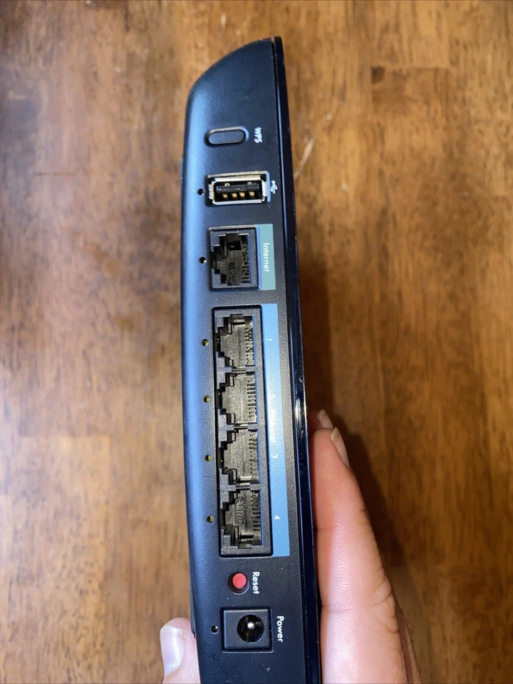 Vizio XWR100 54 Mbps 4-Port 10/100 Wireless Dual Band 802.11N Router - Image 4 of 4