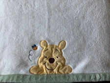 Kidsline Disney Cream Plush w Appliqued Winnie the Pooh Bee Baby Blanket EUC 