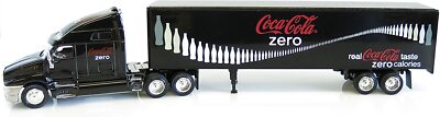Motor City Classics Maßstab 1:64 Coke Zero Long Hauler Truck & Trailer schwarz