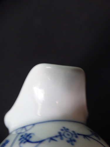 Schumann Bavaria Blue Strawflower Scalloped Edge 12.5oz Creamer Very Good Cond. - Picture 4 of 16
