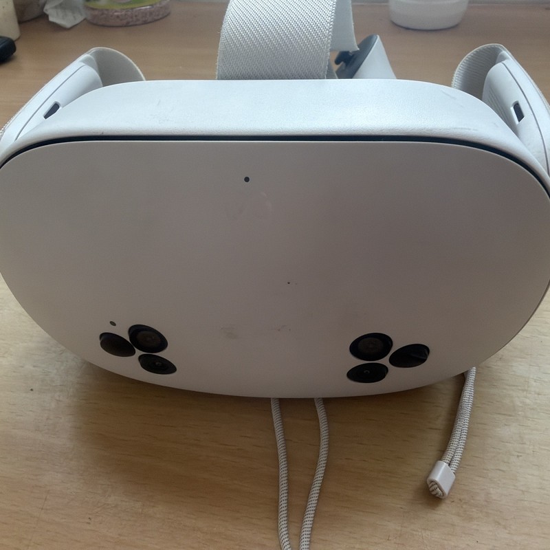 ​Meta Quest 3S VR Headset - White - Excellent Condition - Full Set