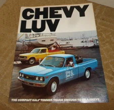 VTG NOS 1977 CHEVY CHEVROLET LUV TRUCK DEALER SALES BROCHURE W/ UPDATE