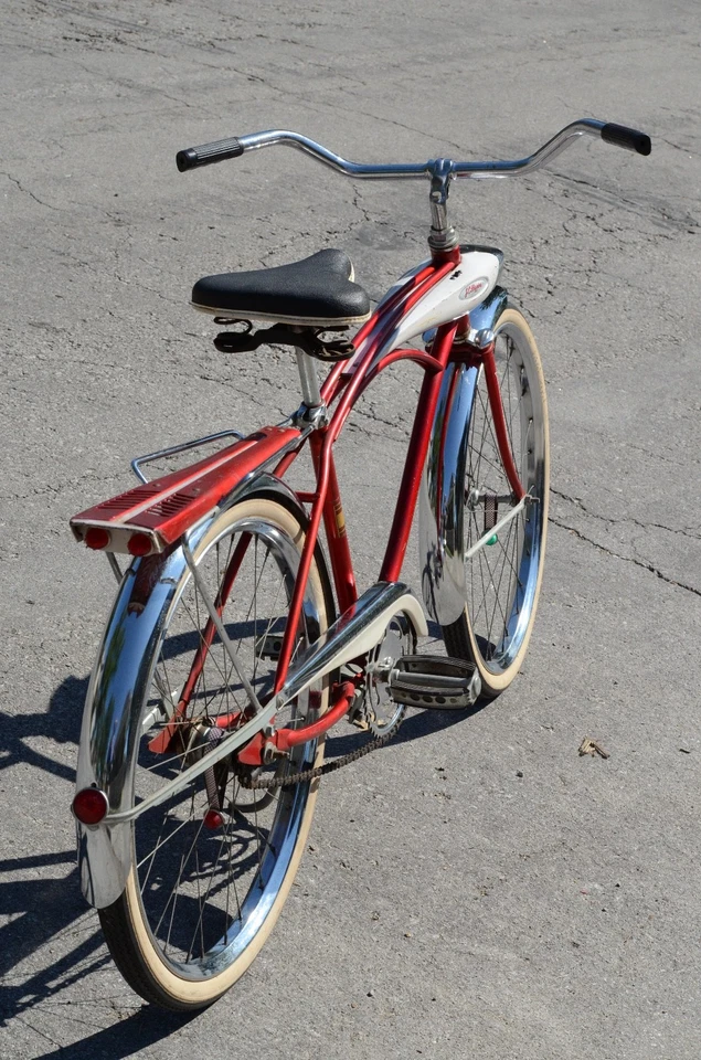 Bicicleta Sears J.C. Higgins Flightliner 1959 24" con doble faro - rojo/blanco Foto 3 de 4