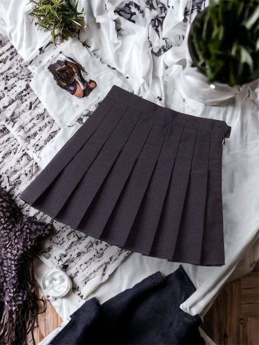 Thai school uniform - Picture 3 of 4