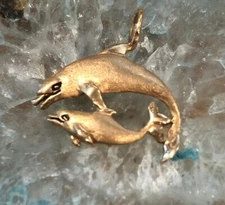 Vintage Signed 1982 G & G Appleby 18k Solid Yellow Gold Dolphin Mom Baby Pendant