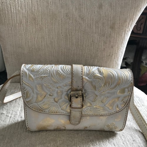 CARTERA DE HOMBRO PATRICIA NASH CREMA/DORADO TOLED pequeña CARTERA CRUZADA USADA EN EXCELENTE ESTADO - Imagen 4 de 8