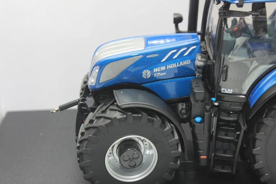 Uh 6491 New Holland T7 300 Blue Power Car Command Tractor 1:3 2 New Boxed - Image 4 of 4