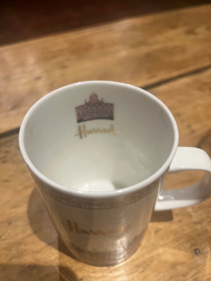 bone china Harrods mug with gold lettering and Harrods store - Image 3 of 4