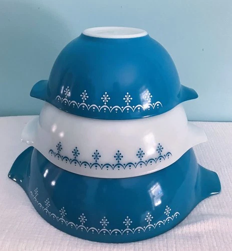 🔴Pyrex Blue Garland Vintage Mixing Bowls Nesting Pouring Set of 3 Excellent