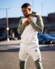 NIKE TECH FLEECE OLD SEASON MEN'S HOODIE  (928483 053)
