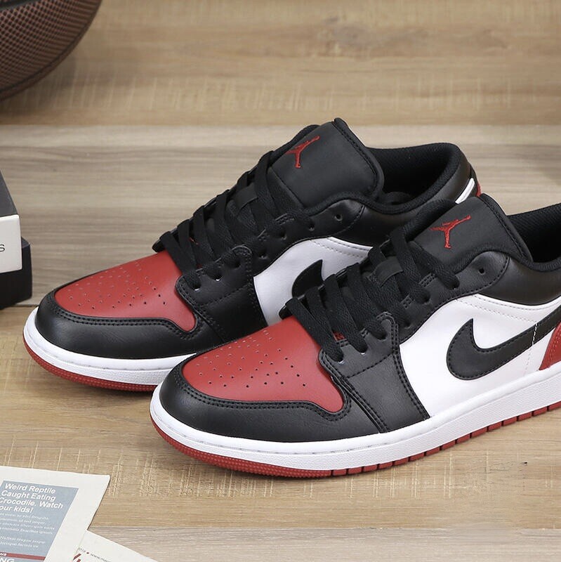 Nike Air Jordan 1 Low Bred Toe Chicago Black Red 553558-161 Nike Air Jordan 1 Low Bred Toe Chicago Black Red 553558-161