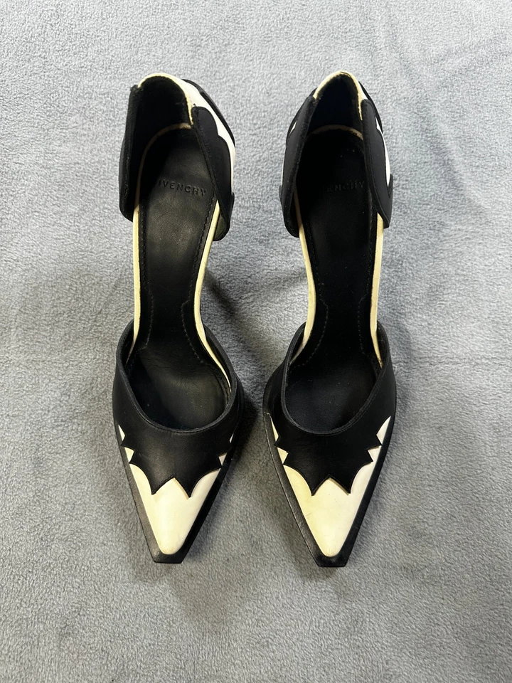 Sapatos femininos GIVENCHY 9 saltos stiletto couro envernizado biqueira pontiaguda Dorsay - Imagem 3 de 4