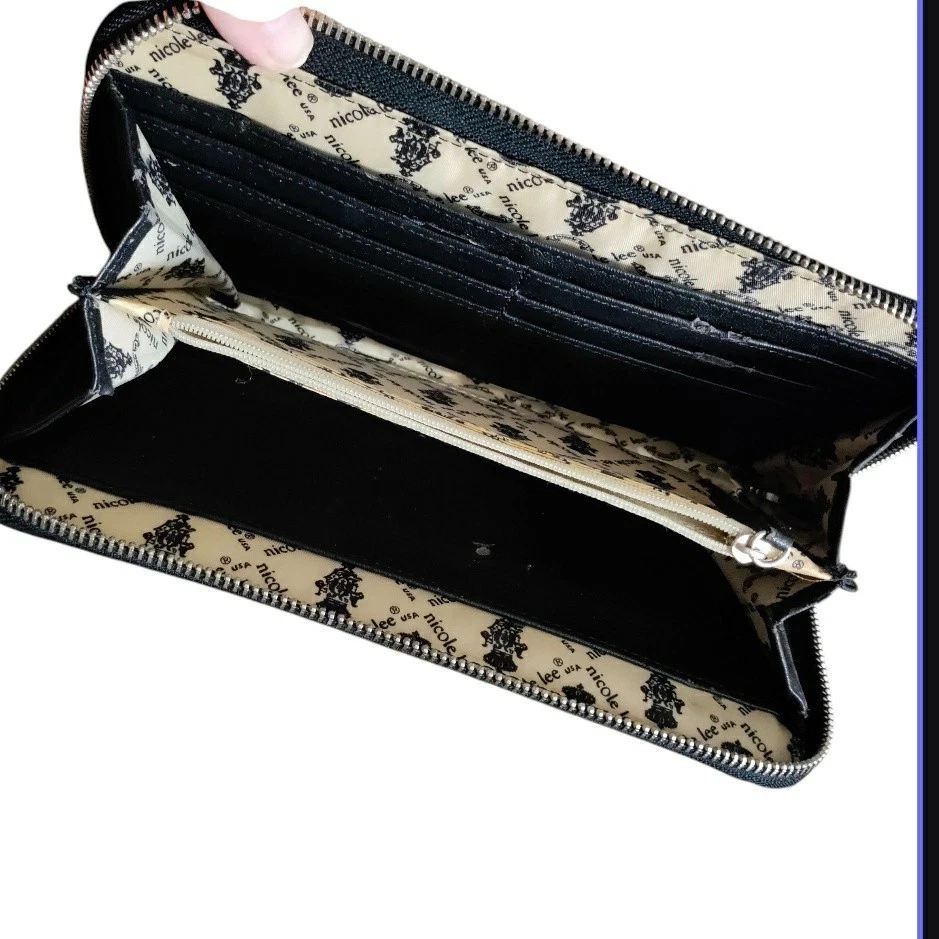 Cartera Y2K Nicole Lee Tachonada Imitación Cuero Negro Plata Cremallera Alrededor 9x5" Foto 2 de 3