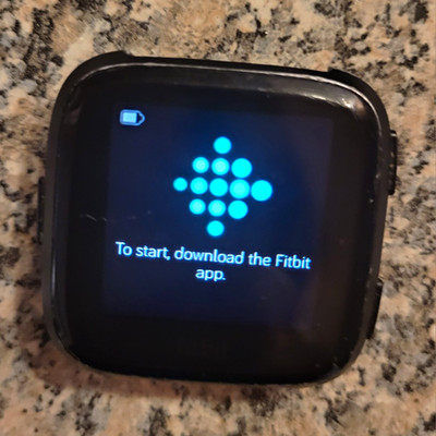 Fitbit Versa Smartwatch nur Gehäuse 40 mm schwarz, Android, mit Ladestation