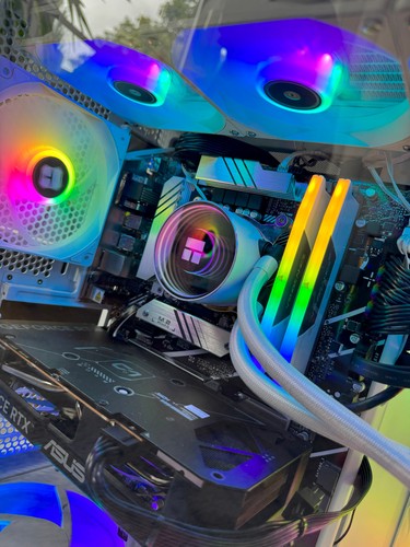 White Gaming PC RTX 5060 Wasserkühlung 32GB RAM DDR5 - 2TB m.2 SSD - Neu - Bild 2 von 10
