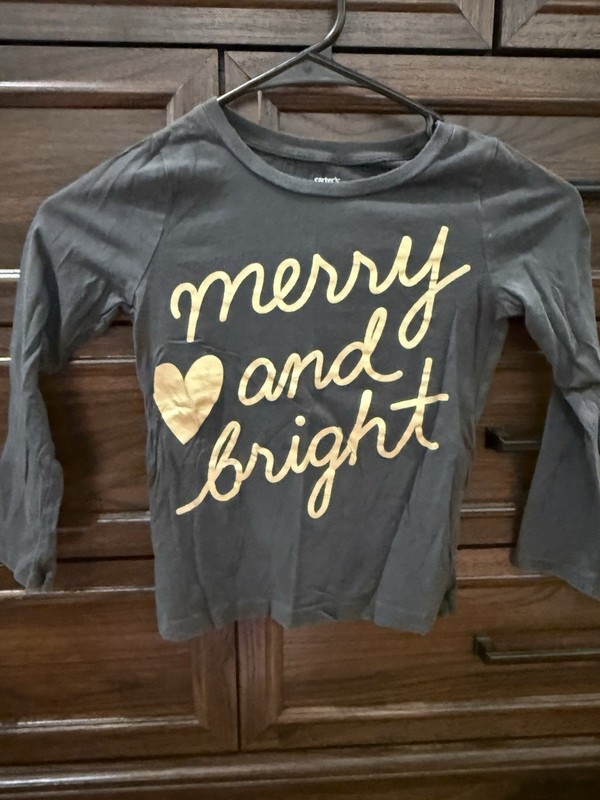 Carters Girls Size 6 Gray Tee With Gold Writing “Merry And Bright” 