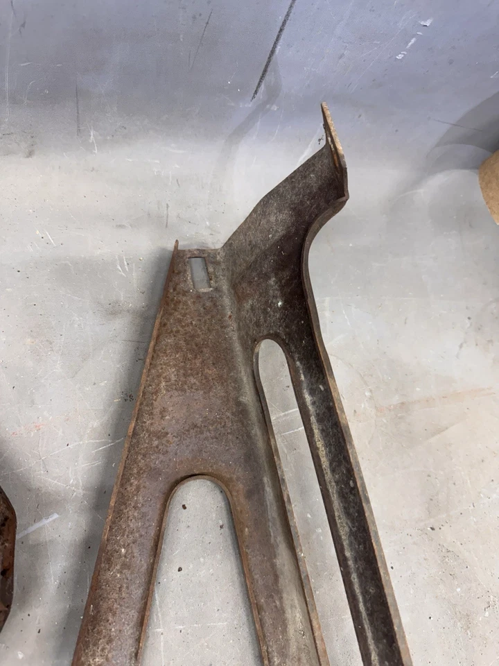 Оригинальные кронштейны для крепления переднего бампера на раму 1965 Pontiac Grand Prix Catalina - Изображение 4 из 4