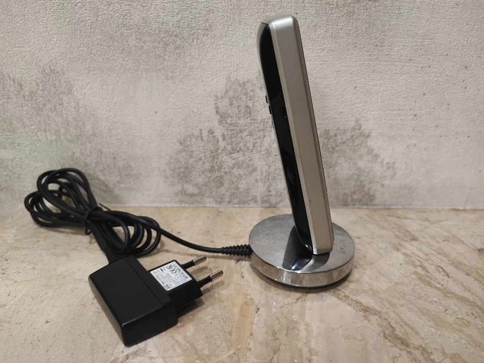 Siemens Gigaset SL56 handset with charging station 3pcs + Base station SL560 - Image 4 of 4