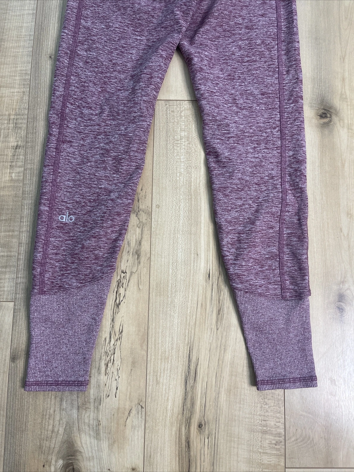 alo-yoga lounge pants