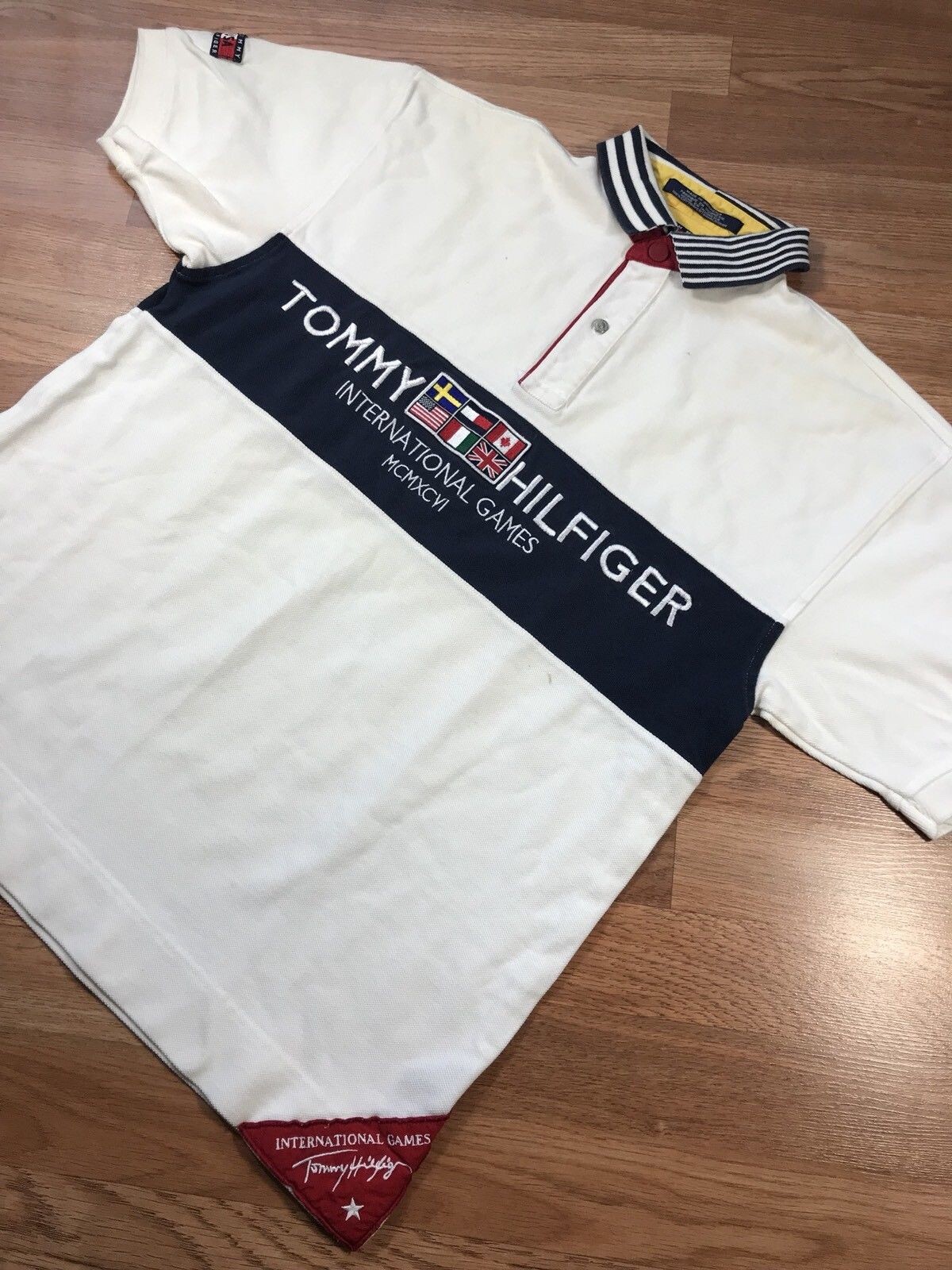 VINTAGE TOMMY HILFIGER POLO SHIRT MEDIUM M INTERNATIONAL GAMES USA FLAG  SPELLOUT | eBay