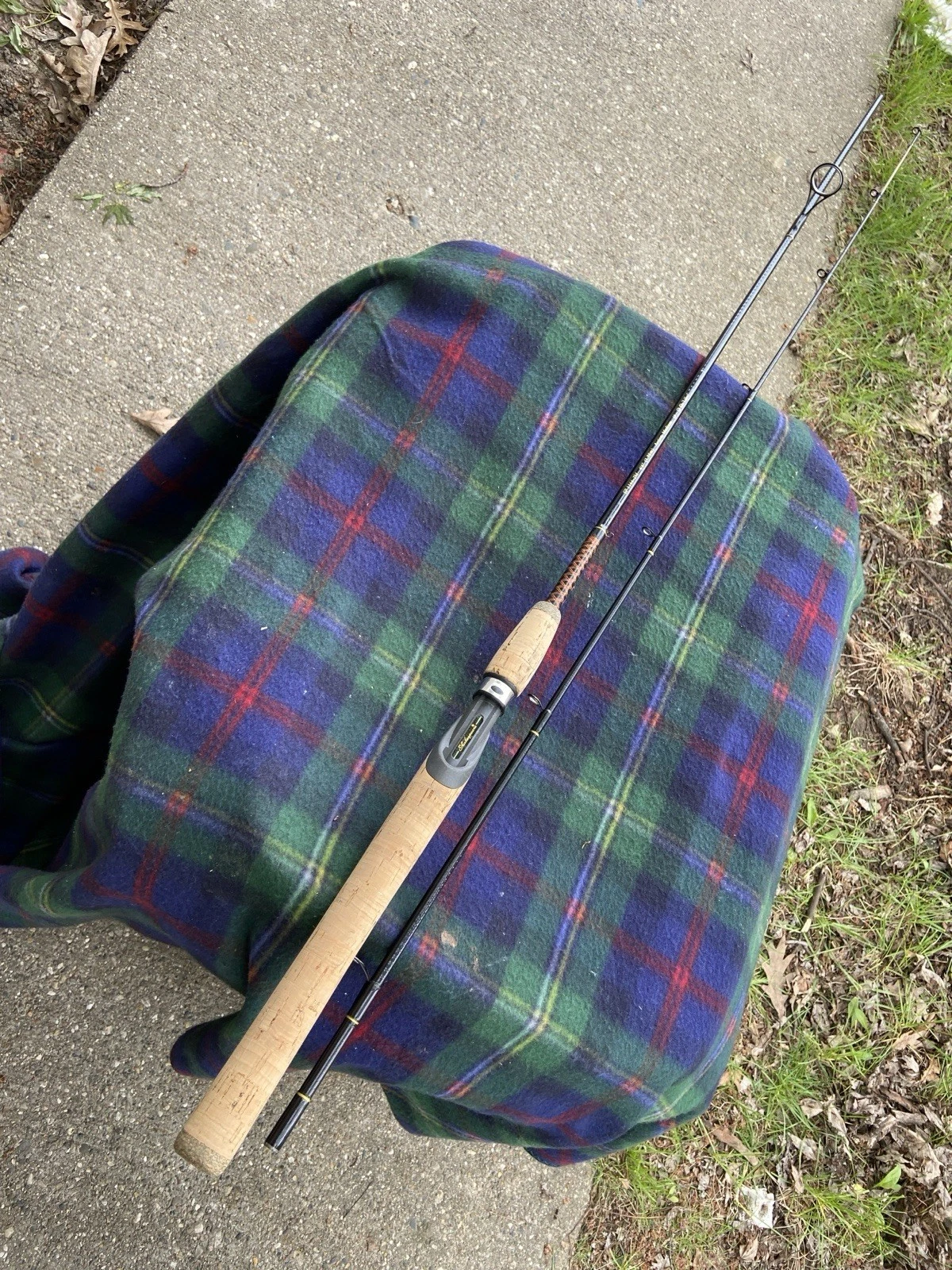 SHAKESPEARE UGLY STIK GRAPHITE LITE SP 1166 6'6" TWO PIECE SPINNING ROD
Opens in a new window or tab